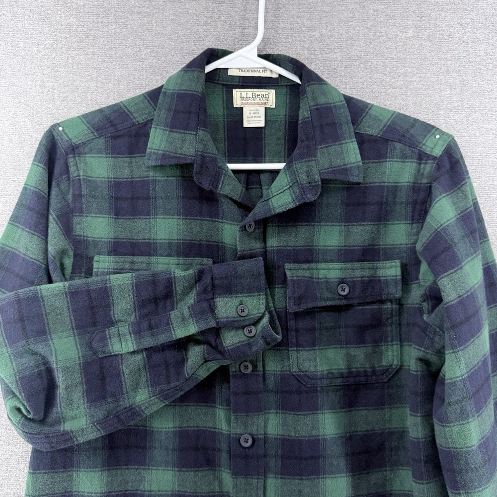 LL Bean Chamois Flannel Shirt Men Size Medium Green Blue Plaid Long Sleeve